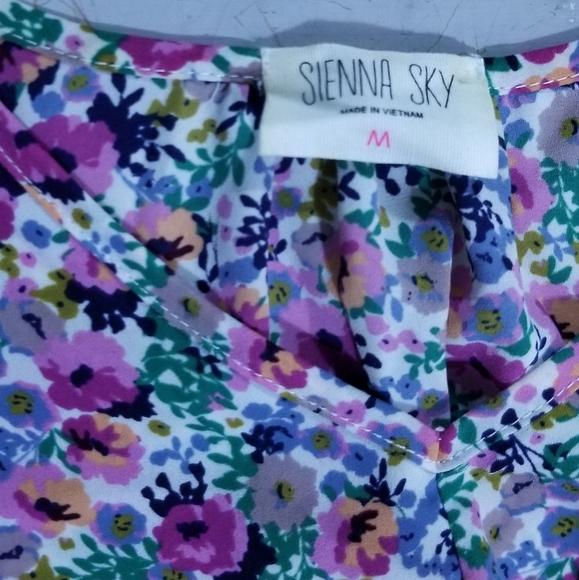 Floral Top - Picture 4 of 4